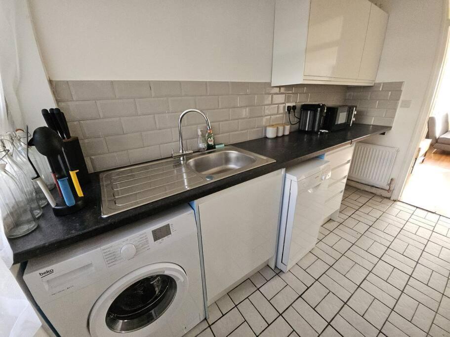 City Residence Steps From Kings Cross Station! London Eksteriør bilde